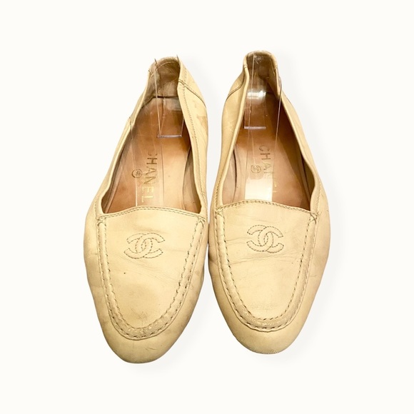 CHANEL Shoes - CHANEL Cream Off White Leather Loafer Flat Shoes